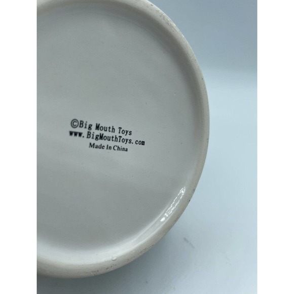 Official Left Handers Cup Mug w/ Dribble Hole Big Mouth Toys Gag Gift Present - Picture 5 of 5